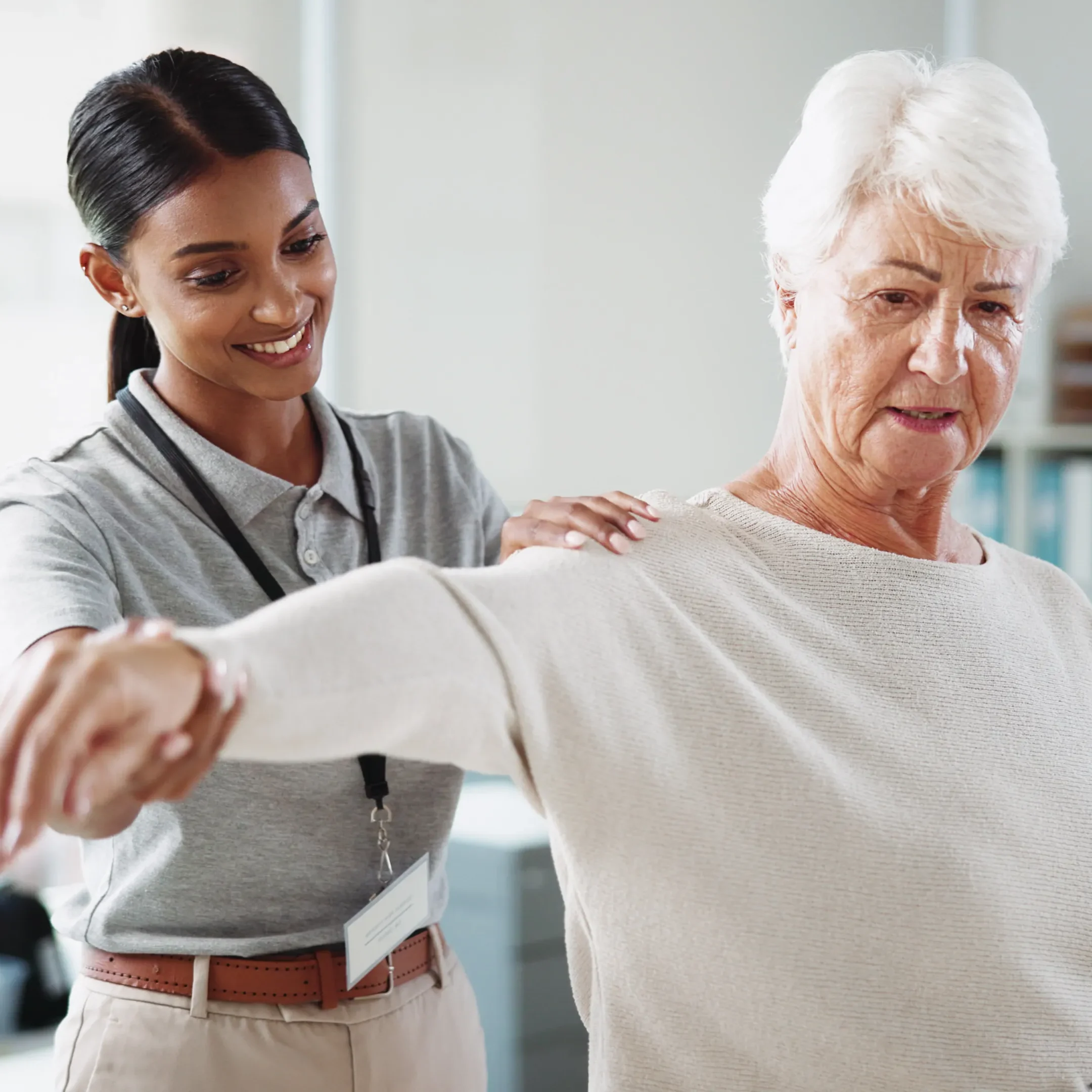 Should pain patient working with therapist